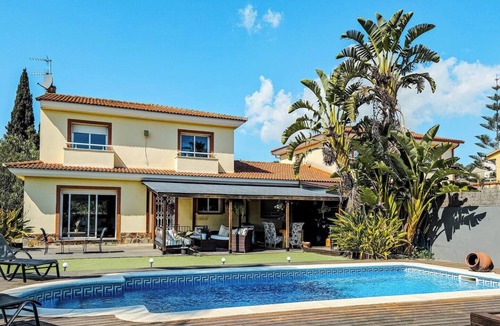 Can Trabal Villa | Villa Barcelona Experience. Private pool 12km from the vibrant beaches of Sitges