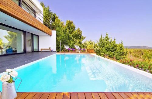 Fontpineda House | Villa Barcelona Infinity Pool Panoramic Views