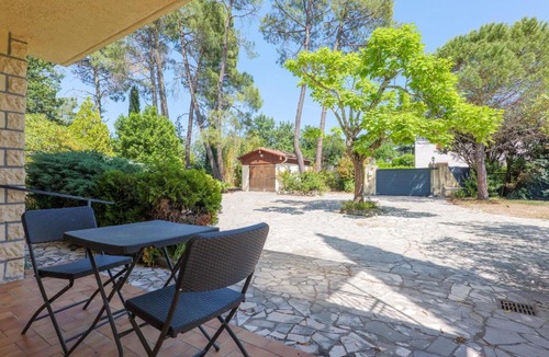 Aubenas House | Villa Bella Piscine & Jardin