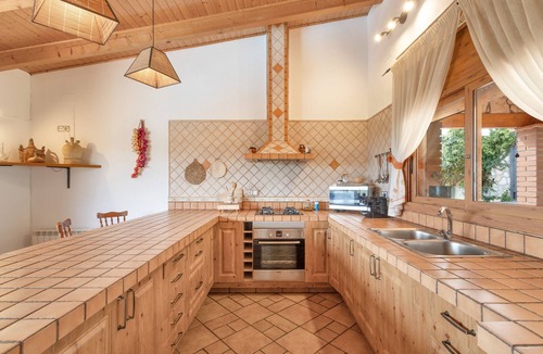 Subirats Villa | Villa 'Casa Les Vinyes' with Mountain Views, Pool, Wi-Fi and Air Conditioning