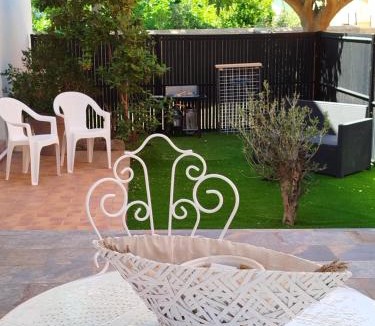 Le Grau-dʼAgde House | Villa climatisée, proche mer, 2 grands appartements indépendants, parking,