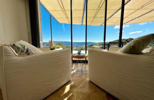 Sampzon Villa | Villa d'Exception avec Vue Panoramique et Piscine Chauffée