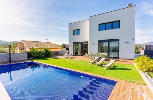 Vora-Sitges Villa | Villa Divina - Five Bedroom Villa, Sleeps 9