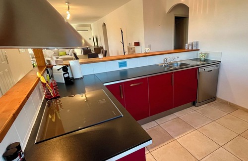 Barjac Villa | Villa Enalia, Piscine Chauffée, vue sur les Vignes et les Lavandes
