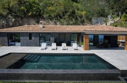 Saint-Raphael House | Villa facing Cannes bay and the Estérel