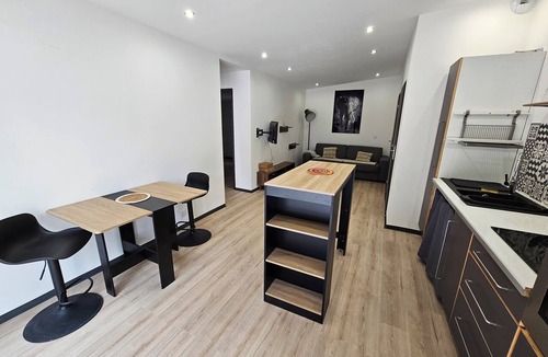 Croix-d'Argent House | Villa for Very Large Groups with a Pool, 10 km from the Beach