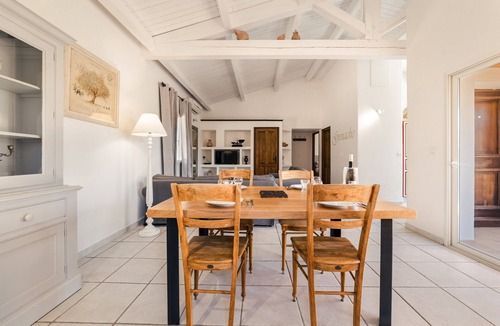 Saint-Maurice-dʼArdeche Villa | Villa Grenache - private terrace and garden