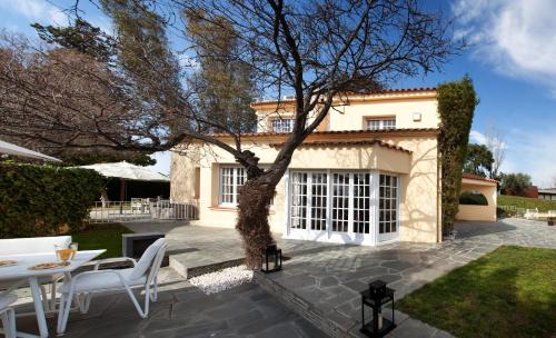 Sant Just Desvern Villa | Villa Gaudi
