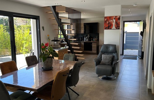 Bagnols-sur-Ceze Villa | Villa "Harmonie" with Private Pool, Wi-Fi, and Air Conditioning