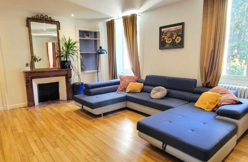 Bagneres-de-Luchon Apartment | VILLA ILIXON - Appartements privés proche du centre de Luchon, parking, billard, jardin