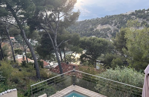 Ensues-la-Redonne House | Villa in the calanques-Cote bleue-Marseille