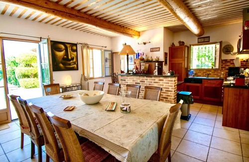 Saint-Saturnin-les-Apt Villa | Villa in Villars with Pool and Sauna