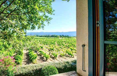 Saint-Saturnin-les-Apt Villa | Villa in Villars with Pool and Sauna
