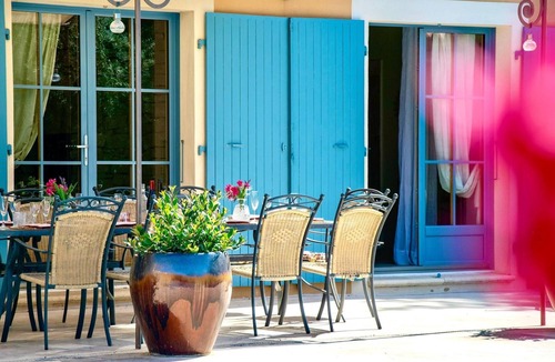 Saint-Saturnin-les-Apt Villa | Villa in Villars with Pool and Sauna