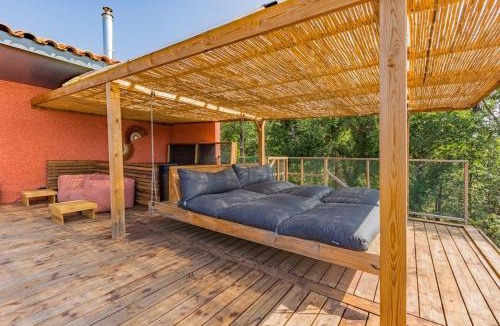 Le Bosc Villa | Villa LÂO, 220m2, insolite luxe, immersion asiatique, Vue exceptionnelle, Spa, Sauna, Piscine, lit géant suspendu, massages, etc