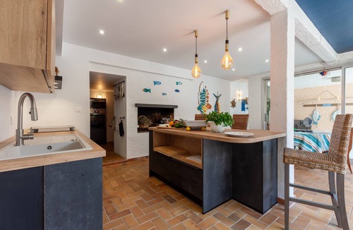 Le Brusc House | Villa 'L'acanthe' with Private Pool, Private Terrace, and Wi-Fi