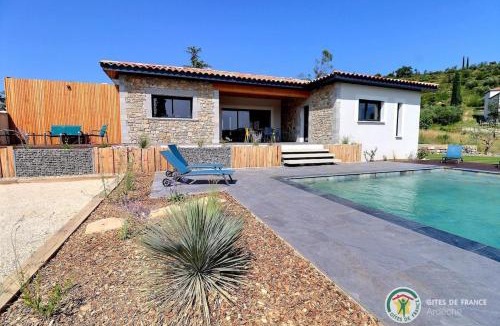 Ruoms Villa | Villa la crozette 4 étoiles, climatisée avec grande piscine