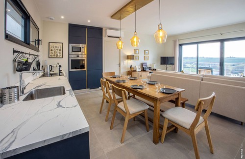 Salvagnac Villa | Villa Le Belvédère – Design & Panoramic View in Salvagnac