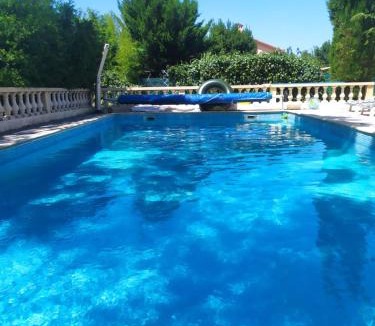 Saint-Julien-les-Rosiers Villa | Villa Les Palmiers - Piscine - Clim & Parking Privée