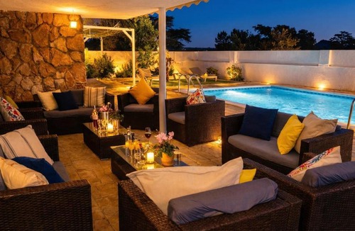 Torredembarra Villa | Villa Playa del Sur A 250 metros de una magnifica playa Capacidad más de 16 AC 6 Suites Piscina XL