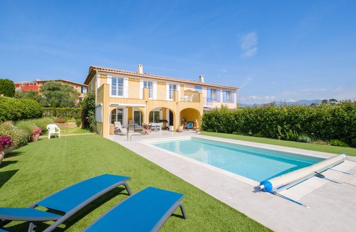 Cagnes-sur-Mer Villa | Villa 'Privée Avec Piscine' with Sea View, Private Pool and Wi-Fi