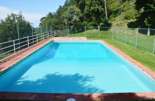 Sant Boi de Llucanes Villa | Villa 'Refugi Del Esquirol' with Mountain Views, Private Pool, and Wi-Fi