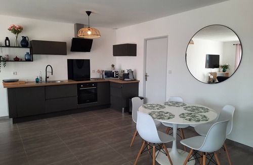 Lagorce House | Villa Rose Piscine Privée/climatisée Vallon Pont D'arc