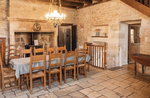Turenne House | Villa Saulex - Luxury & comfort, swimming pool, and hot tub in the heart of Turenne. Chill & Play
