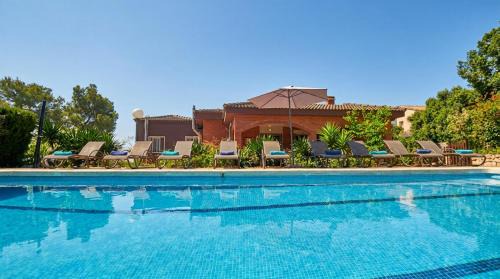 Olivella Villa | Villa Sitges Soledad 15 minutes drive from Sitges XXL swimming pool 12 p