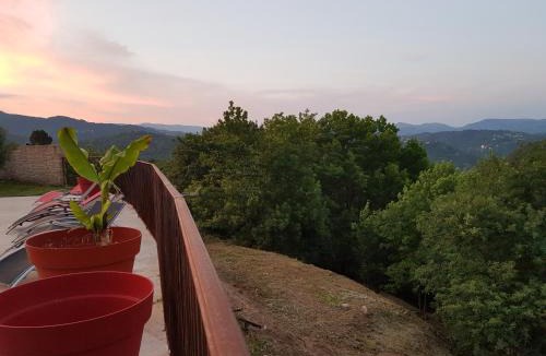 Prades Villa | Villa spacieuse avec piscine privée et vue montagne à Prades