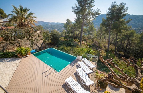 Torrelles de Llobregat Villa | Villa Torrelles: Pool and views 20min to Barcelona