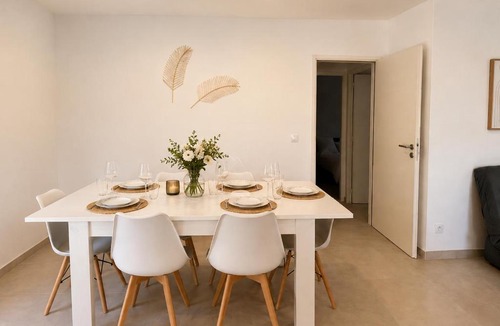 Thuir Villa | Villa T4 Moderne entre Mer, Montagne & Espagne, Climatisée avec Jardin, Terrasse, Billard & Barbecue