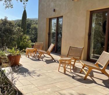 Plan-de-la-Tour Bed & Breakfast | Villa Vallaury