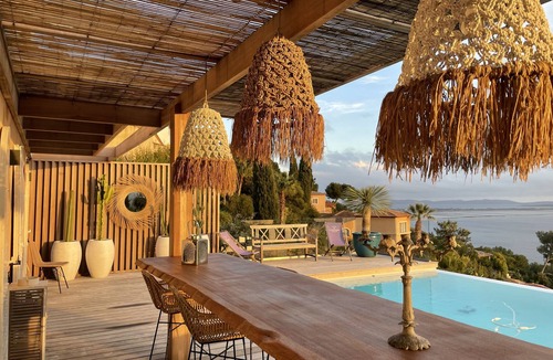 Carqueiranne House | Villa vue mer Exceptionnelle , Piscine à Débordement Face à Giens