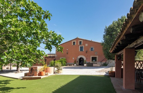 Castellet i la Gornal Cottage | Villa with swimming pool and private garden, near Sitges and Barcelona
