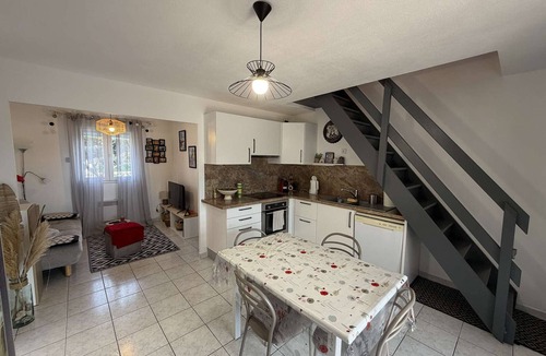 Le Barcares Villa | Villa with air conditioning near lake, 6 guests