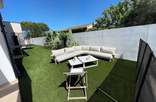 Perols House | Villa with swimming pool close to the beach and streetcar.