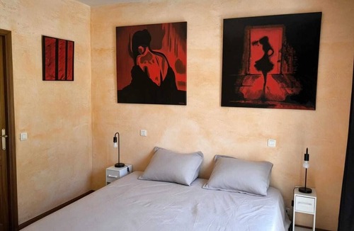 Teyran Bed & Breakfast | Village Center 1 Spacious Suite Pool Access 10Mx5M Lunch Included