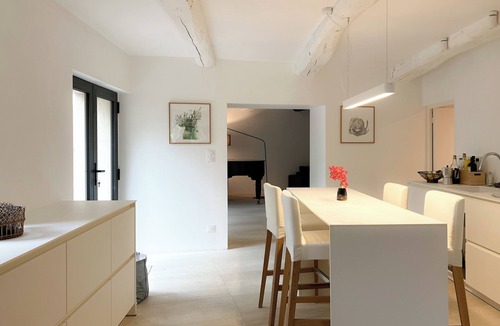 Saint-Didier House | Village house with swimming pool