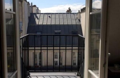 L'Europe Apartment | VUE Tour Eiffel Depuis LE Balcon Studio Lumineux Avec VUE SUR LES Toits DE Paris