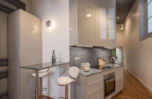 Quartier de la Plaine-de-Monceaux Apartment | Wagram Luxury Palace