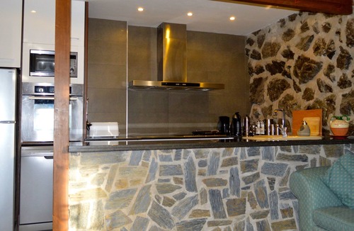 La Molina Ski Chalet | Walking distance to the ski slopes ideal for families and dogs