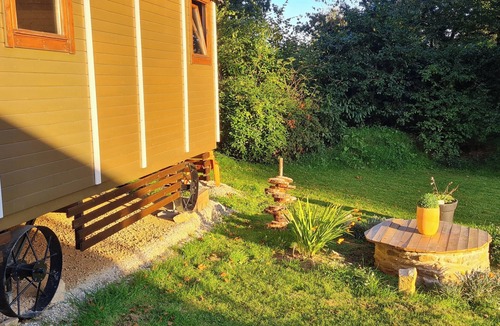 Locunole Cottage | Wellness break in a caravan - Nordic sauna & cold bath, nature and calm