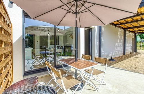 Gages House | While swimming in the garden pool, watch the animals in the adjacent wildlife enclosure.