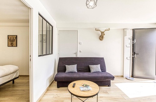 Gages Apartment | While swimming in the garden pool, watch the animals in the adjacent wildlife enclosure.