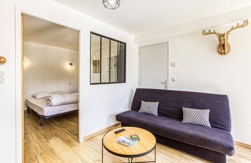 Gages Apartment | While swimming in the garden pool, watch the animals in the adjacent wildlife enclosure.