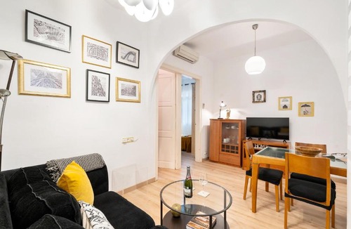 La Sagrada Familia Apartment | Whisper-Quiet 2BR Near Sagrada