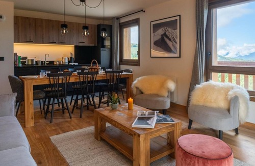 Valmorel Apartment | Wifi, 100m from shops, view mountain, fitness, swimming pool, sauna, hammam, terrace, balcony