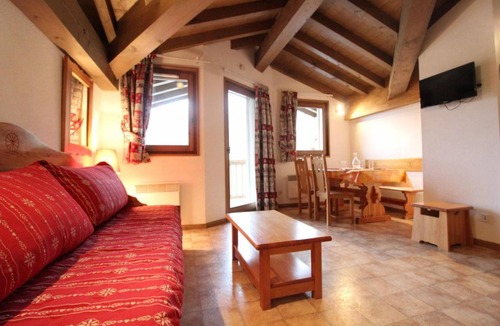 Val Cenis Apartment | Wifi, 10m from ski slopes, 4th floor, balcony, parking, tv, ski locker, 33m², Val Cenis