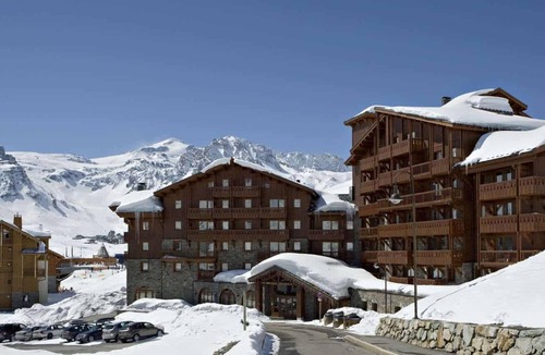 Les Almes Apartment | Wifi, 200m from resort center, balcony, fireplace or stove, tv, ski locker, 65m², Tignes